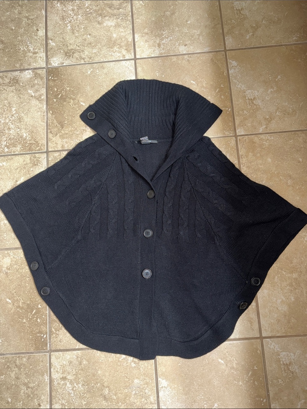 🖤BLACK BUTTON DOWN CAPE SWEATER SIZE MEDIUM🖤